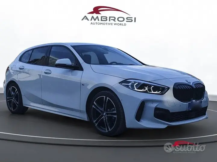 BMW 118 2024 photo 2