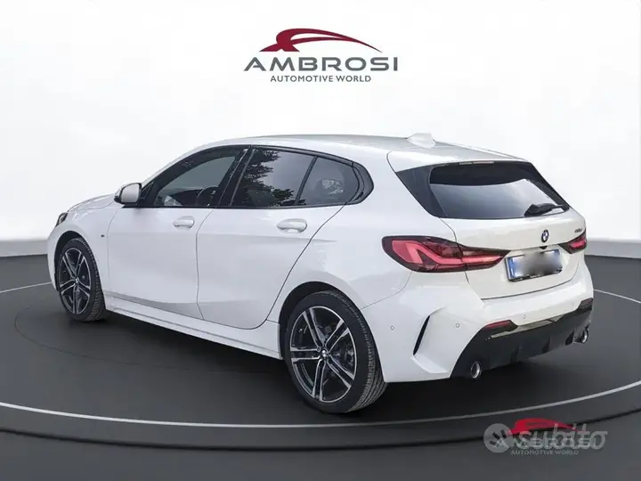BMW 118 2024 photo 4