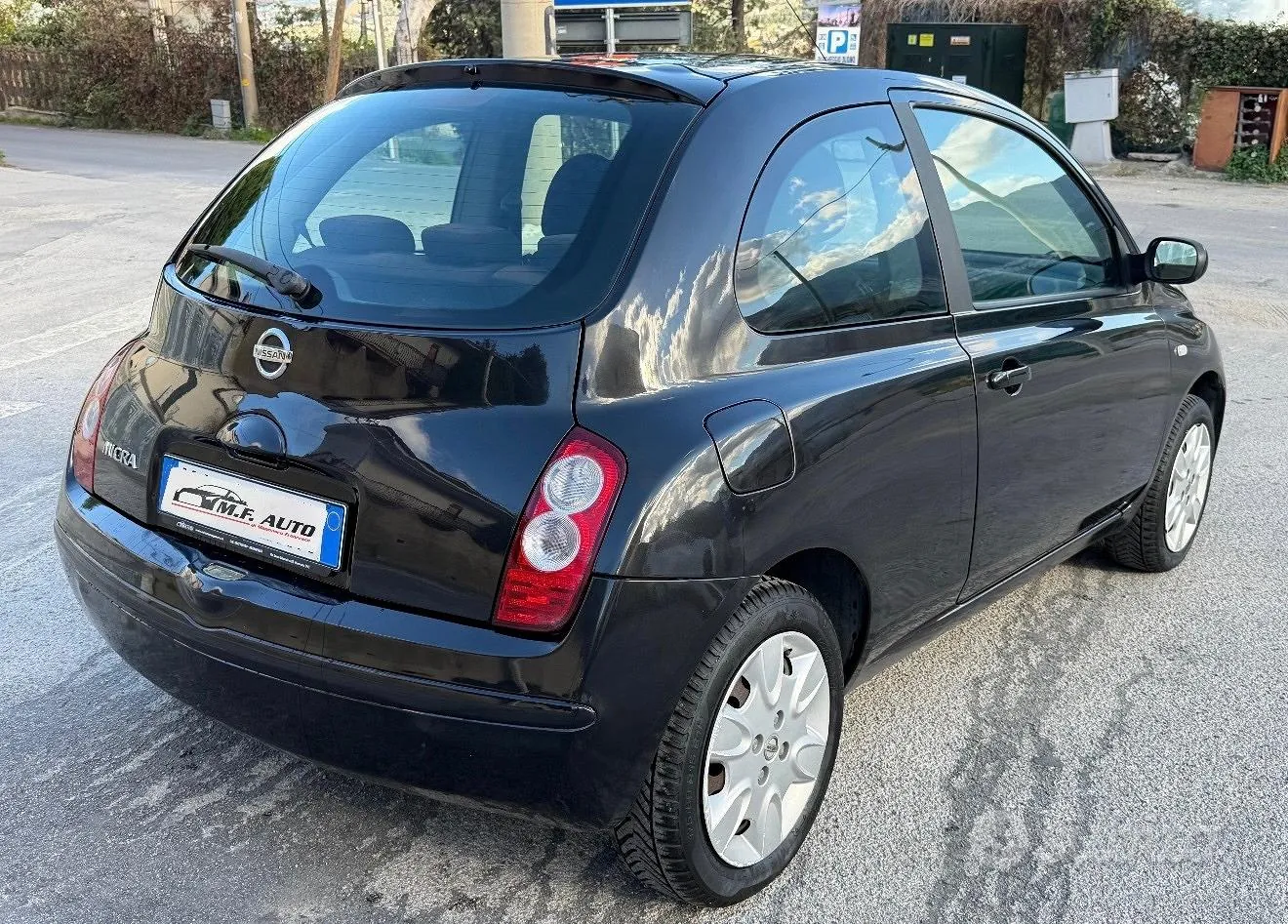 Nissan Micra 2010 photo 2