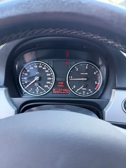 BMW 320D 2012 photo 2
