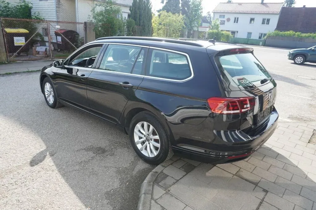 Volkswagen Passat 2023 photo 3