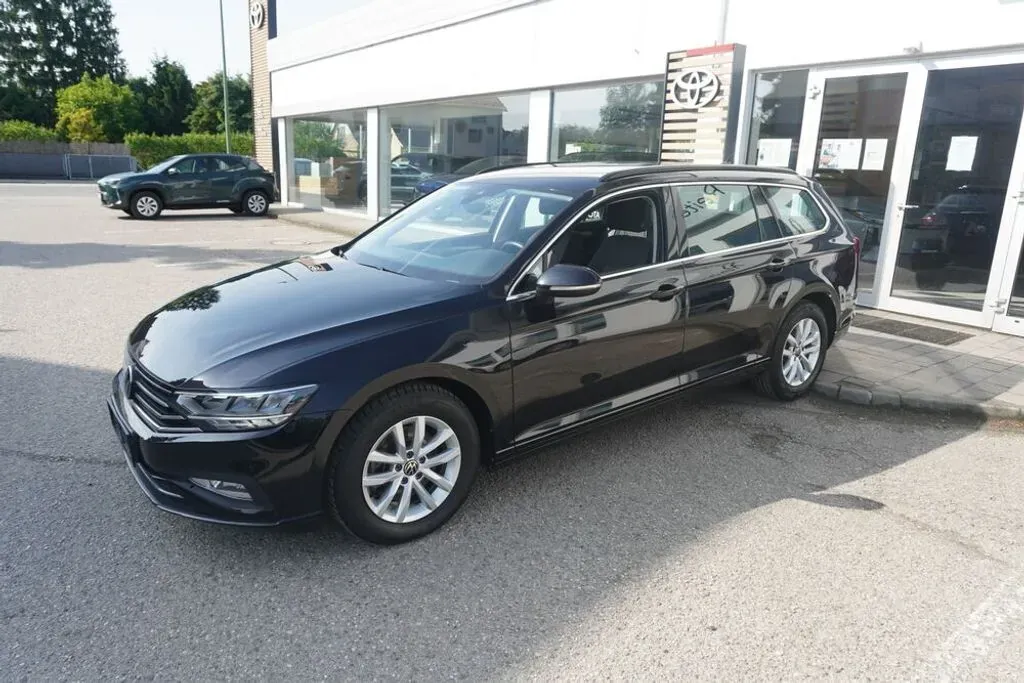 Volkswagen Passat 2023 photo 2