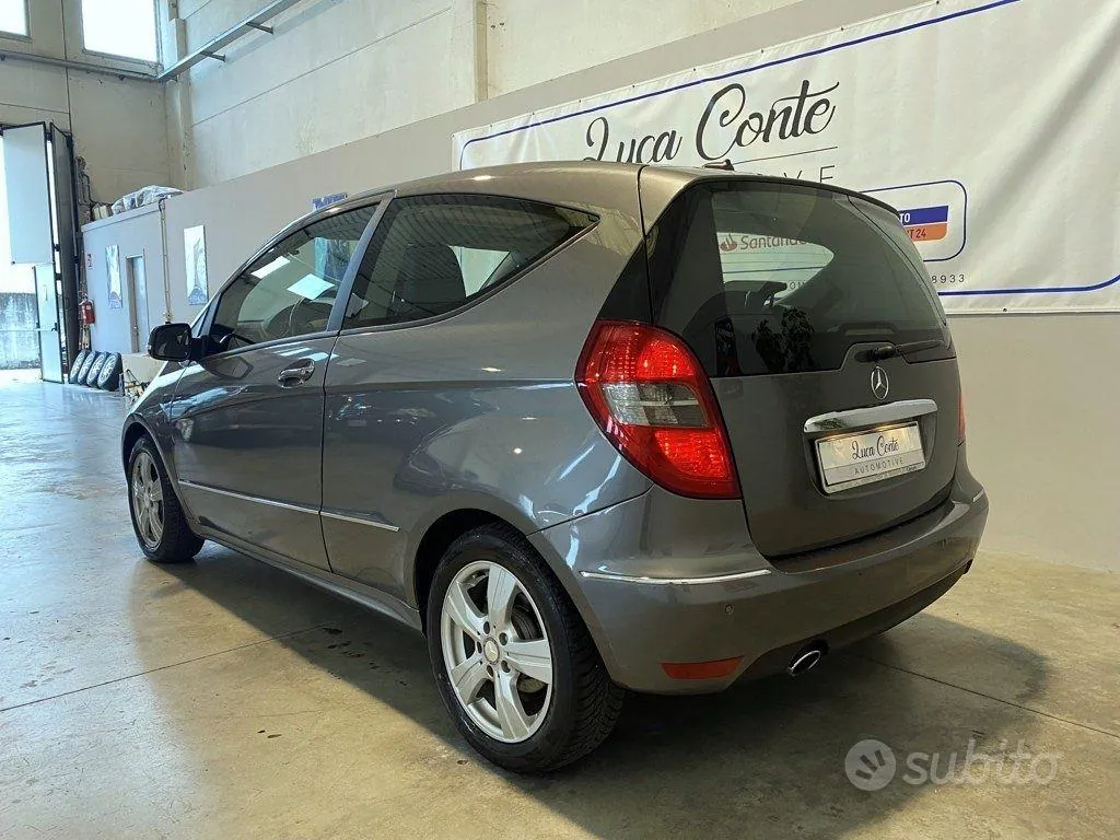 Mercedes-Benz A-Class 2010 photo 4