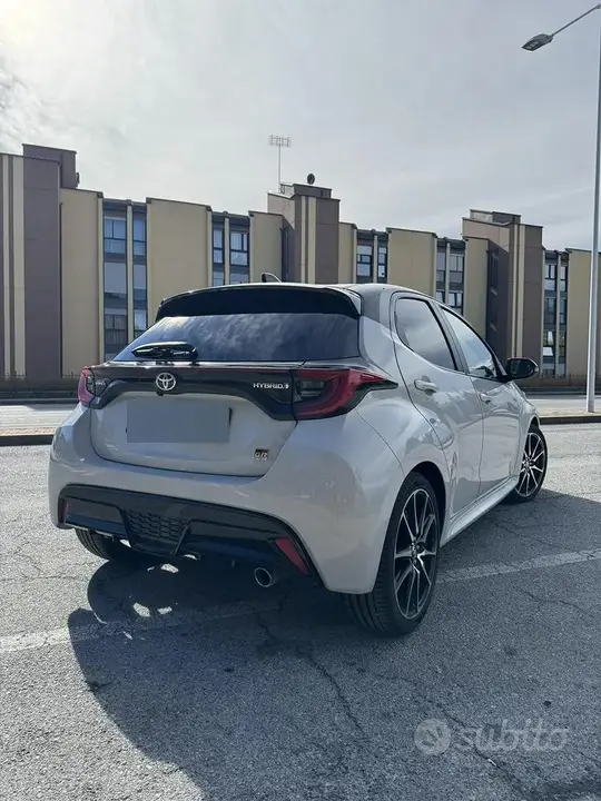 Toyota Yaris 2022 photo 3