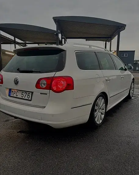 Volkswagen Passat 2010 photo 4