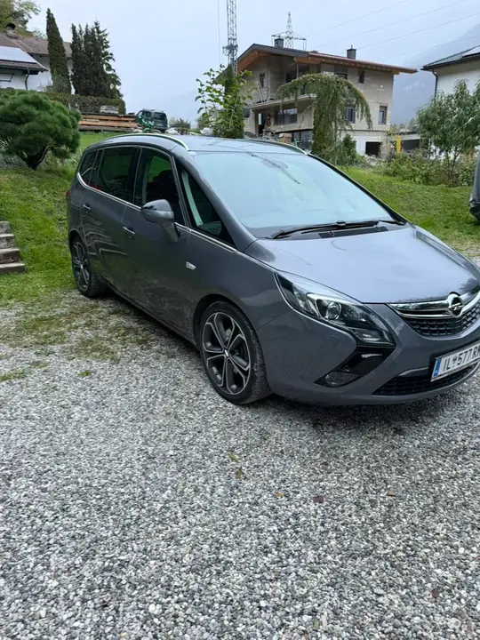 Opel Zafira Tourer 2016 photo 2