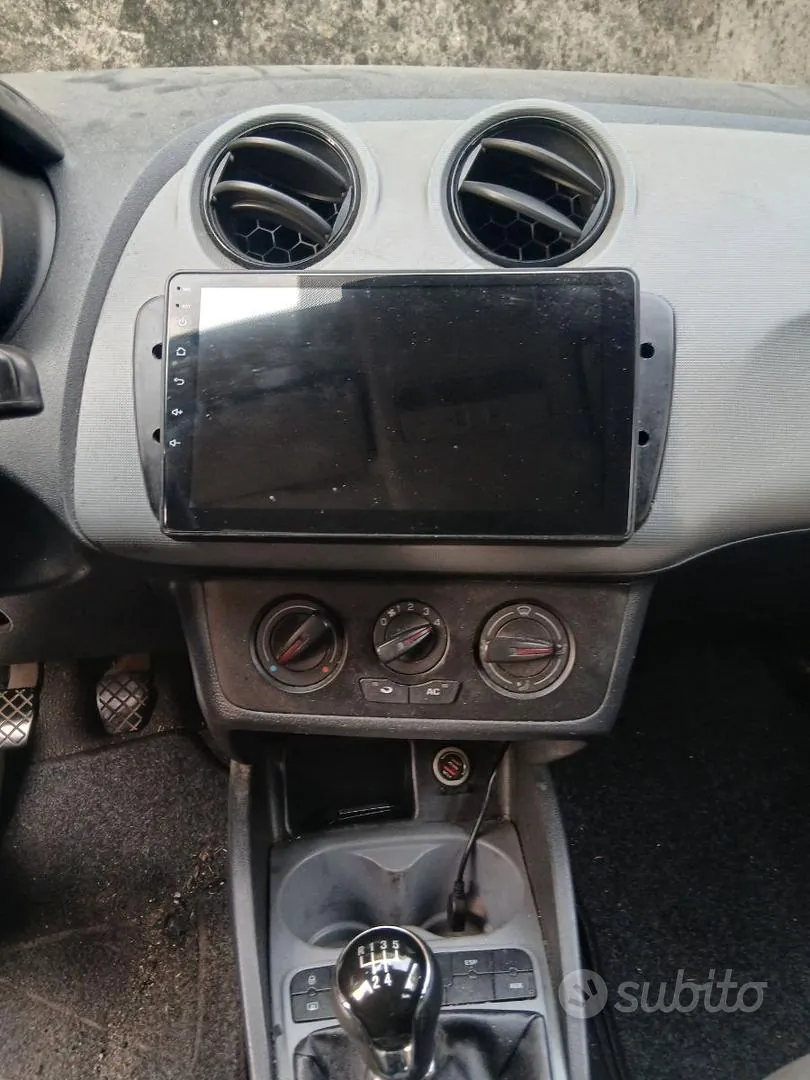 Seat Ibiza 2013 photo 4