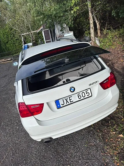 BMW 320I 2010 photo 5
