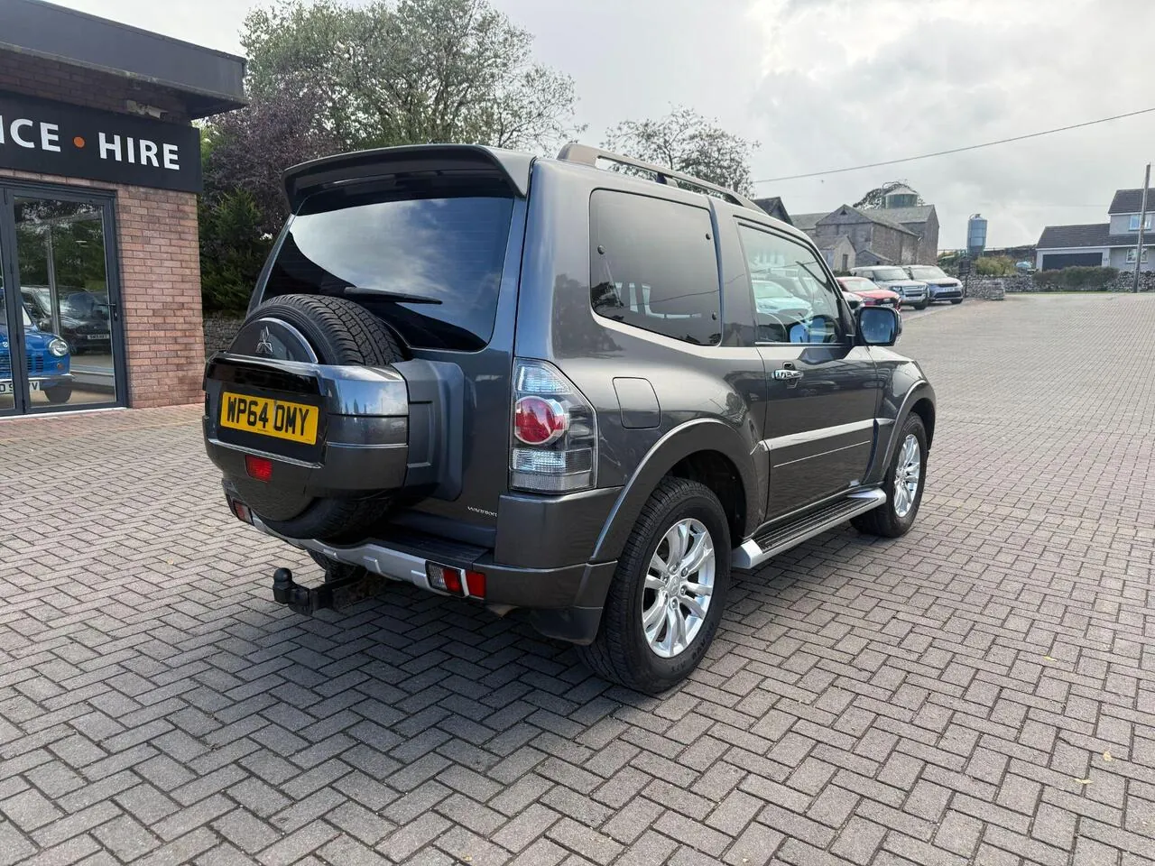 Mitsubishi Shogun 2015 photo 3