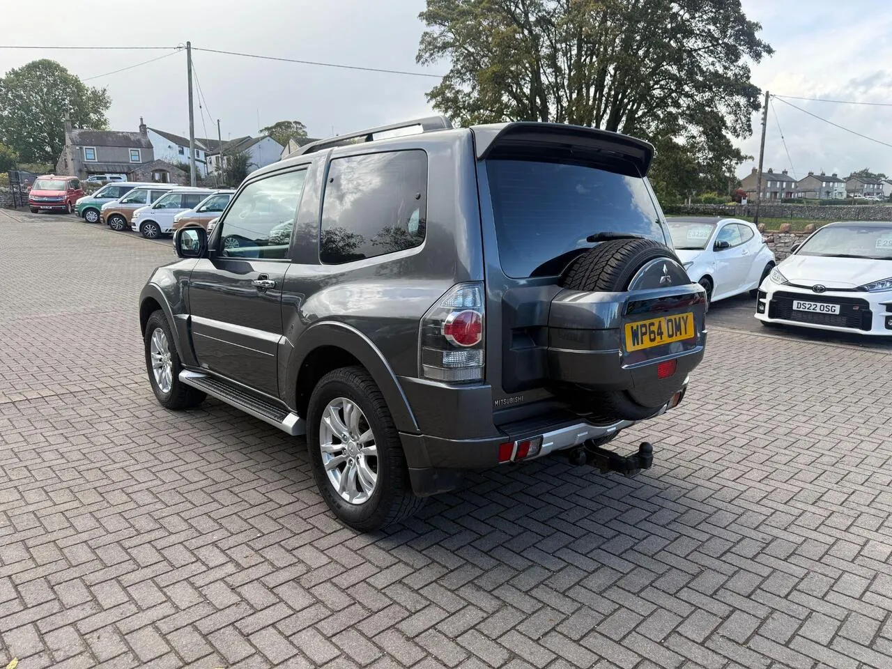 Mitsubishi Shogun 2015 photo 4
