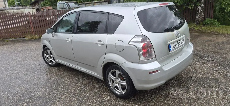 Toyota Corolla Verso 2006 photo 2