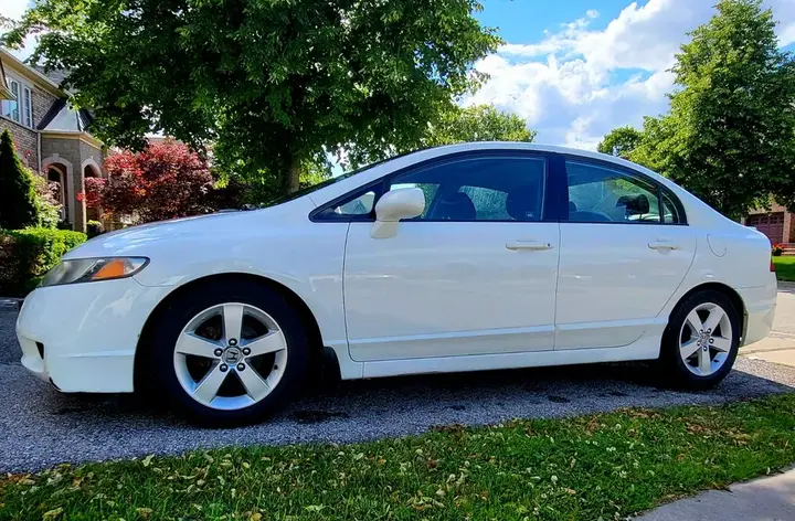 Honda Civic 2010 photo 3