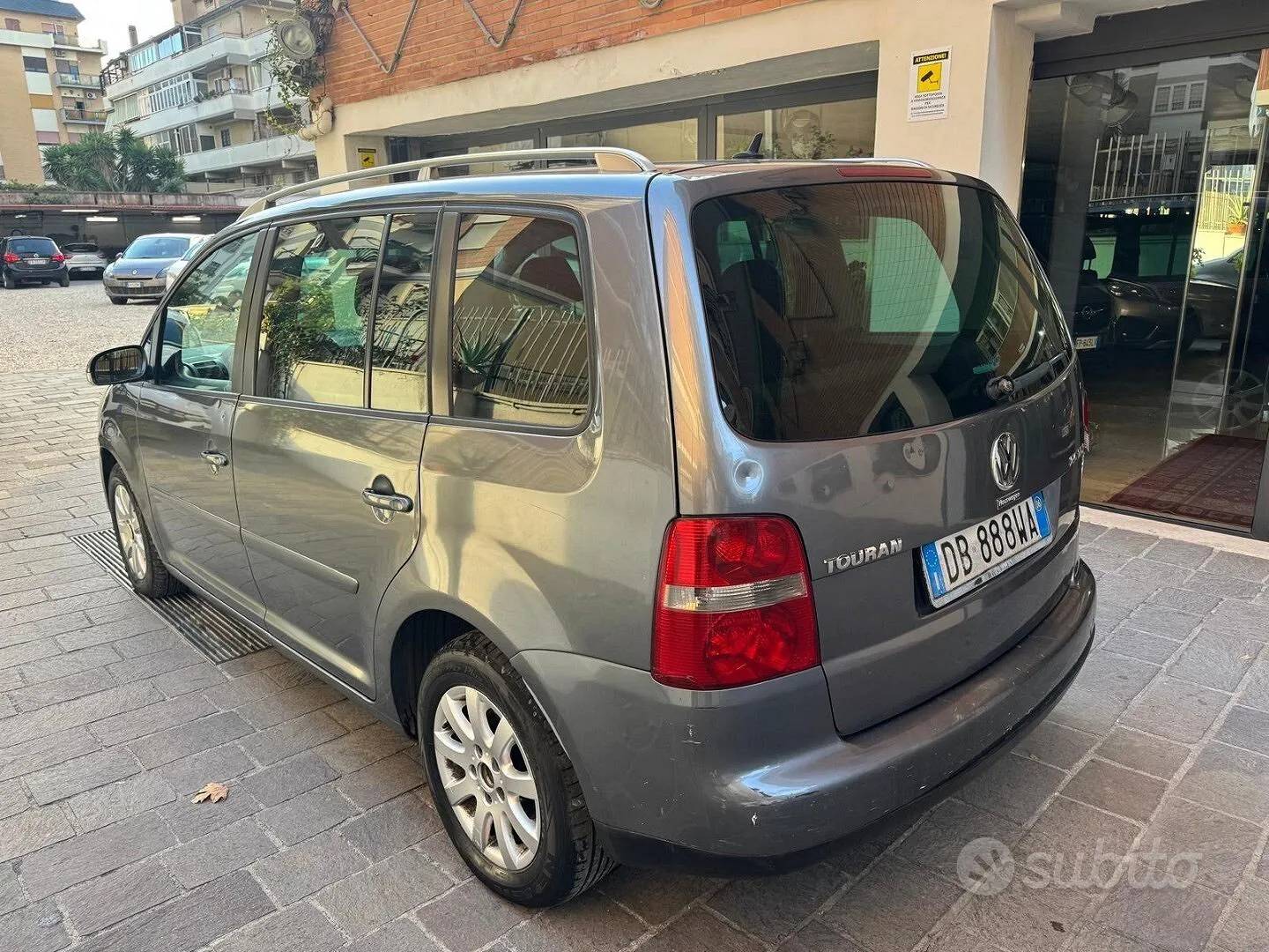 Volkswagen Touran 2006 photo 4