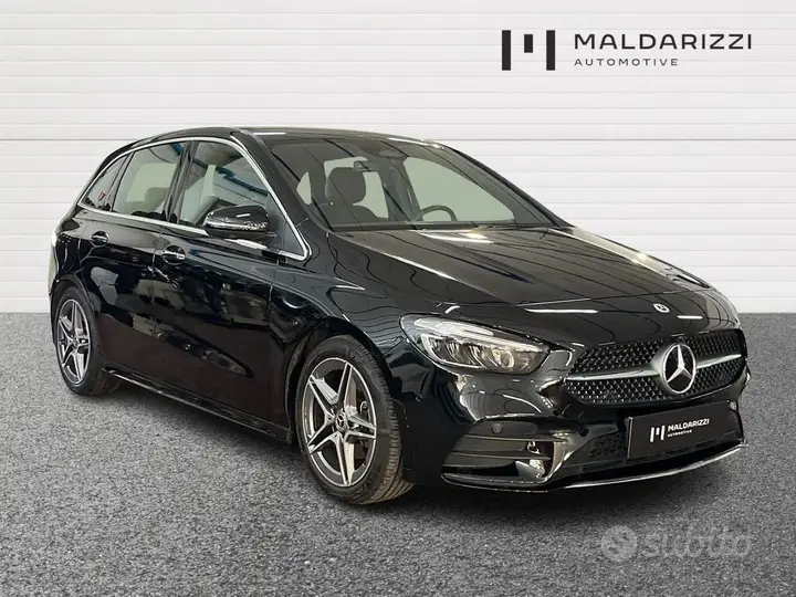 Mercedes-Benz B 180