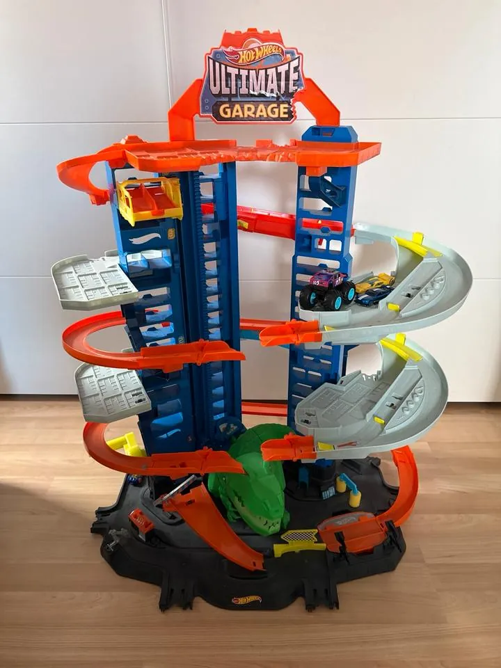 Hot Wheels Ultimate Garage