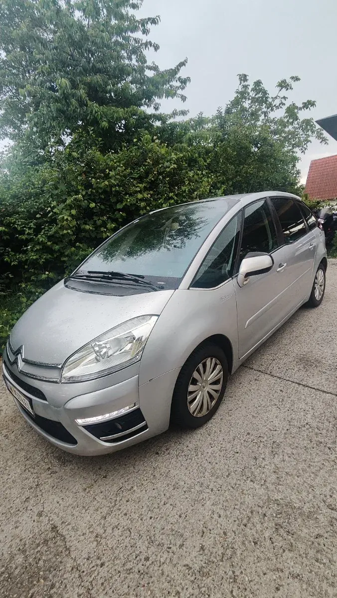 Citroen C4 Picasso 2012 photo 2