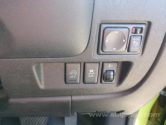 Nissan March 2017 photo 4
