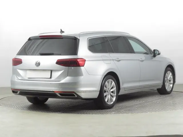 Volkswagen Passat Variant 2020 photo 4