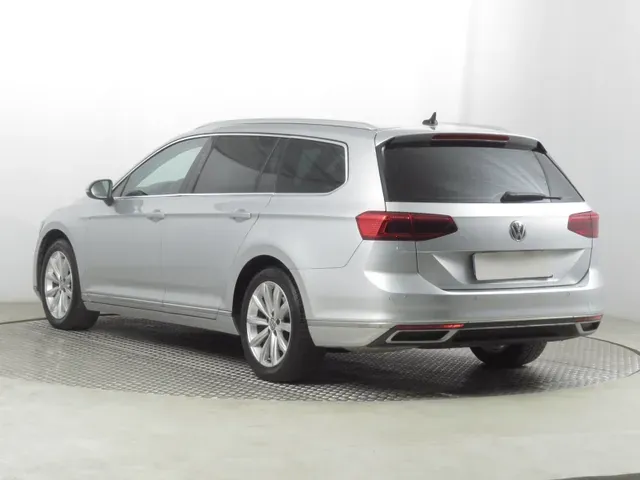 Volkswagen Passat Variant 2020 photo 3