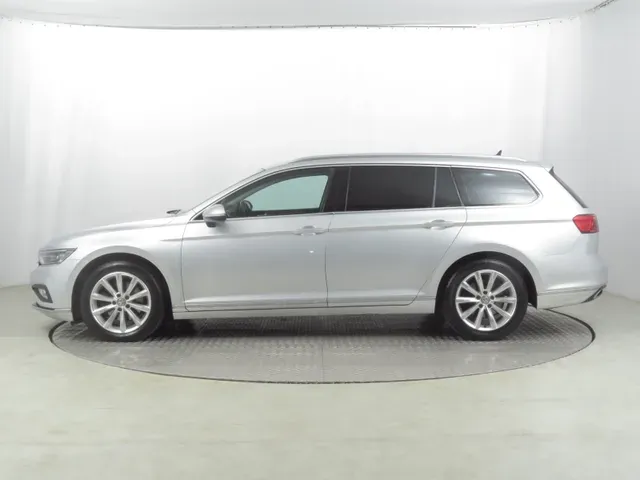 Volkswagen Passat Variant 2020 photo 2