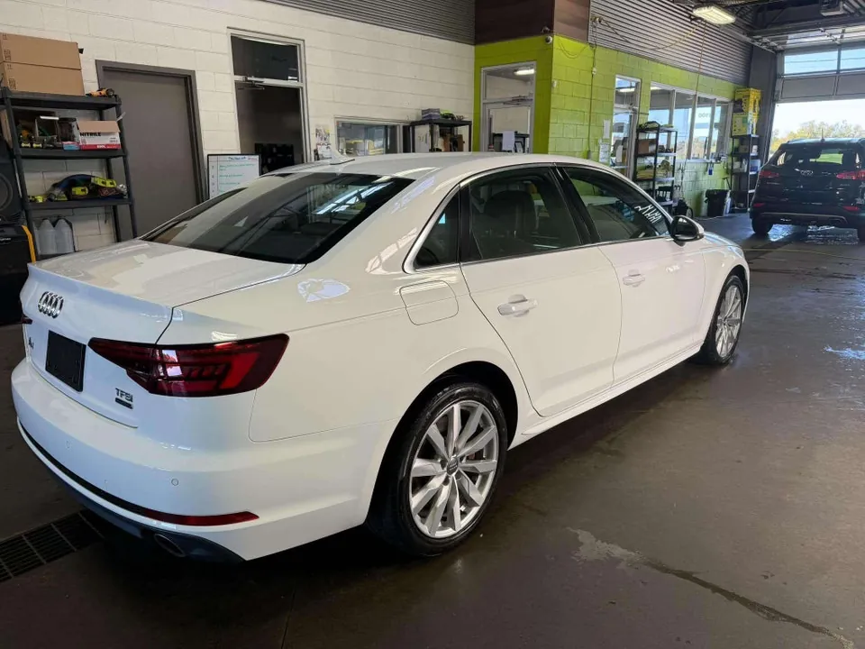 Audi A4 2018 photo 3