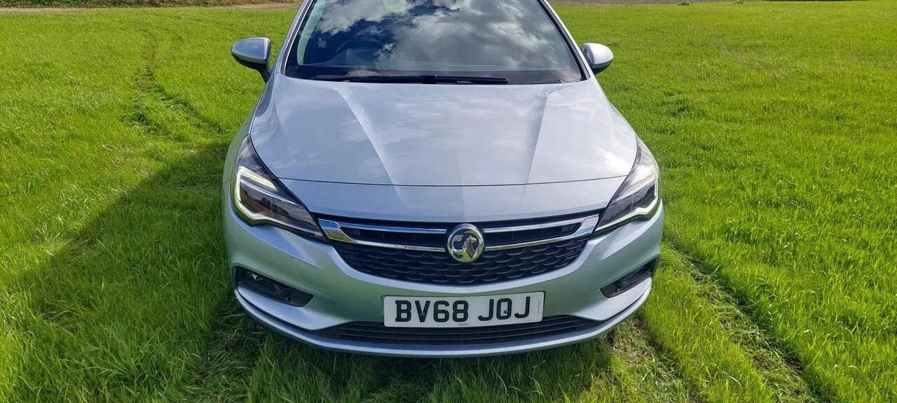 Vauxhall Astra 2018 photo 2