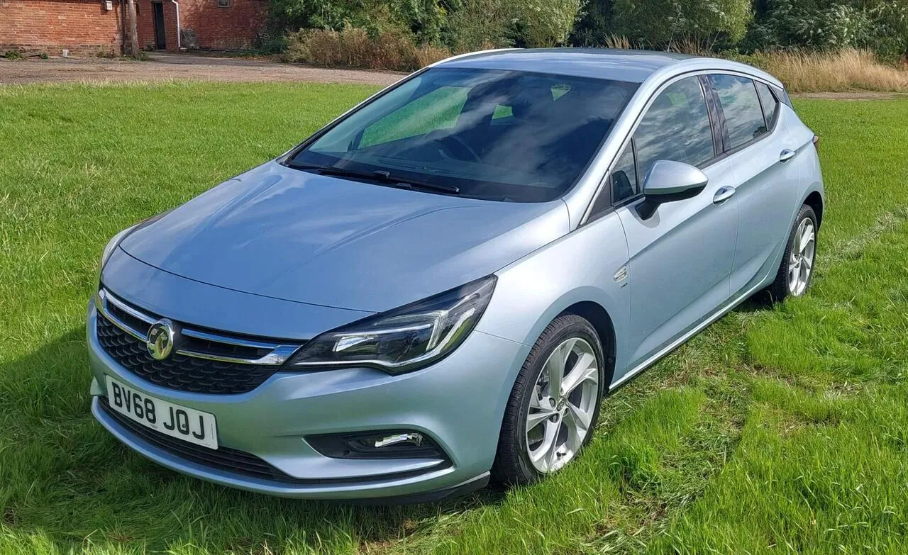Vauxhall Astra 2018 photo 3