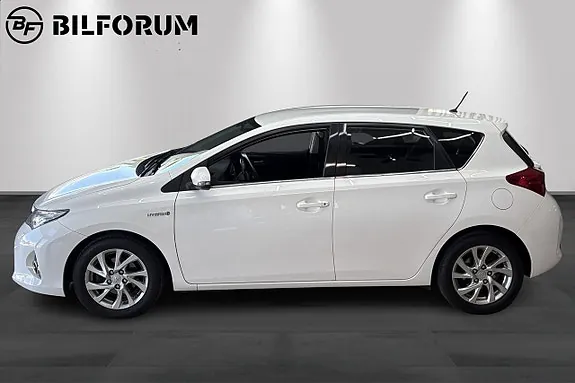 Toyota Auris 2014 photo 2