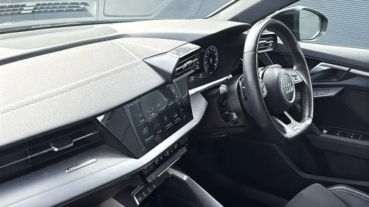 Audi A3 2023 photo 3
