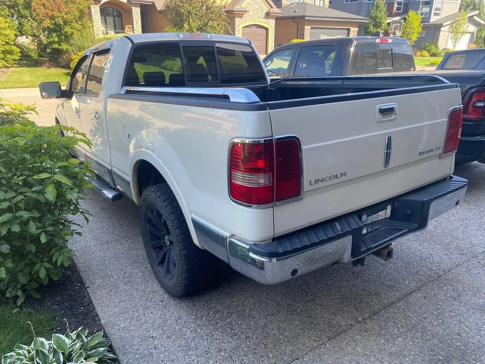 Lincoln Mark Lt 2007 photo 4