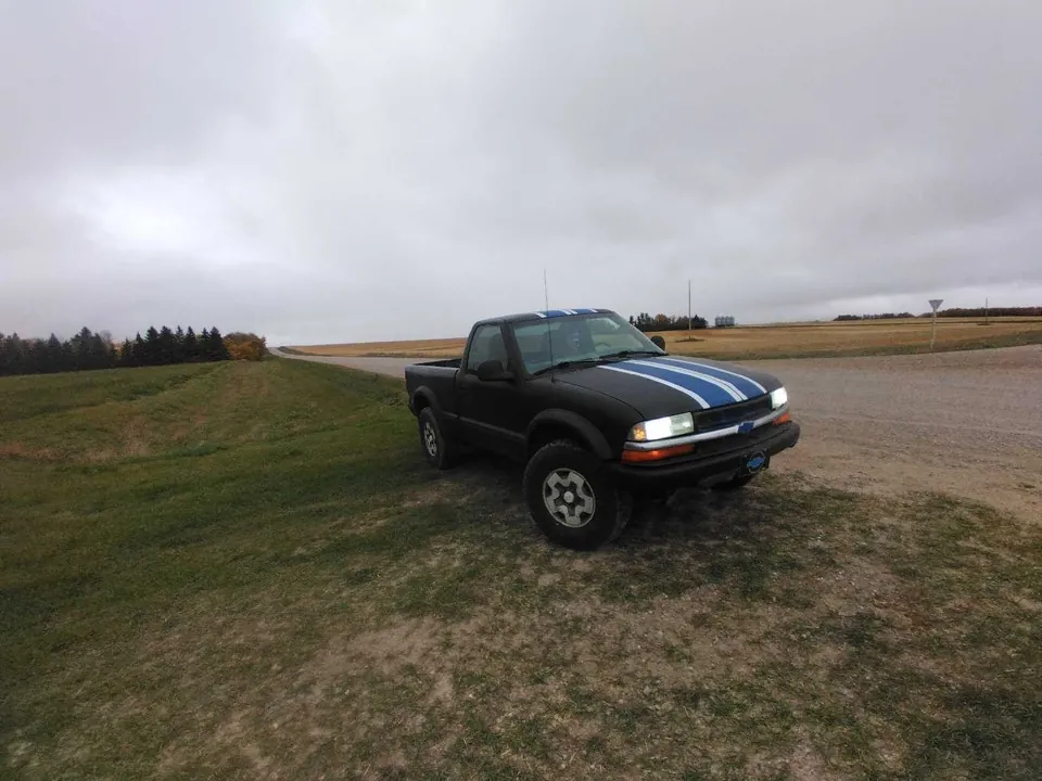 Chevrolet S10 1998 photo 2