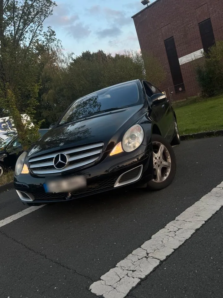 Mercedes-Benz R320