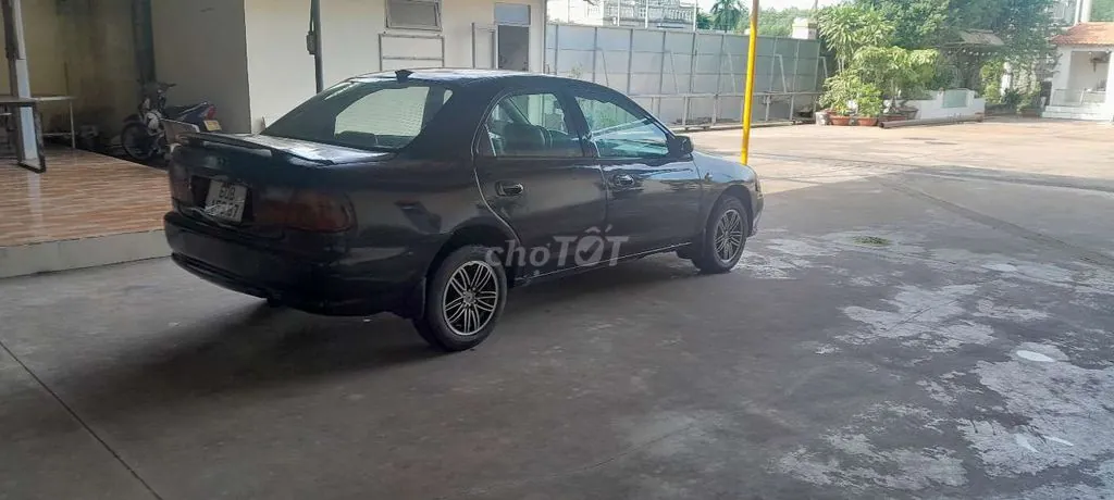 Mazda 323 2001 photo 2