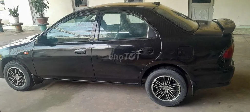 Mazda 323 2001 photo 3