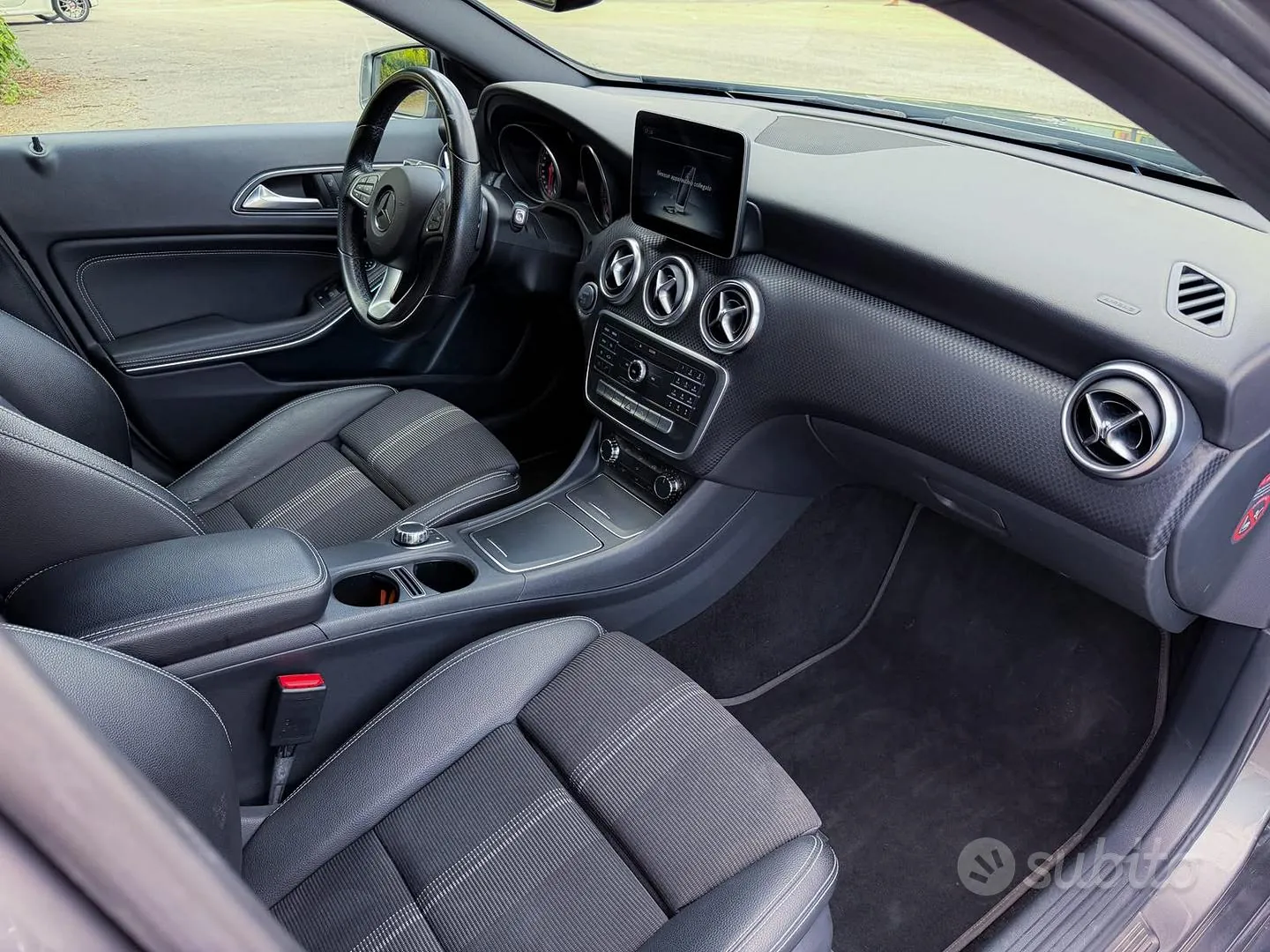 Mercedes-Benz A-Class 2017 photo 3