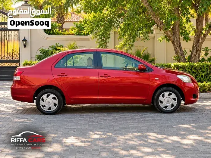 Toyota Yaris 2012 photo 2
