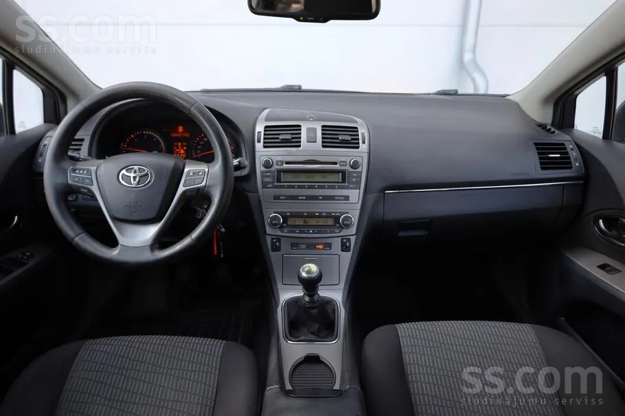 Toyota Avensis 2011 photo 5