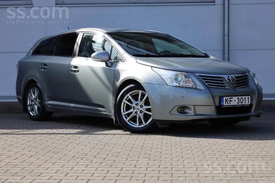 Toyota Avensis 2011 photo 2