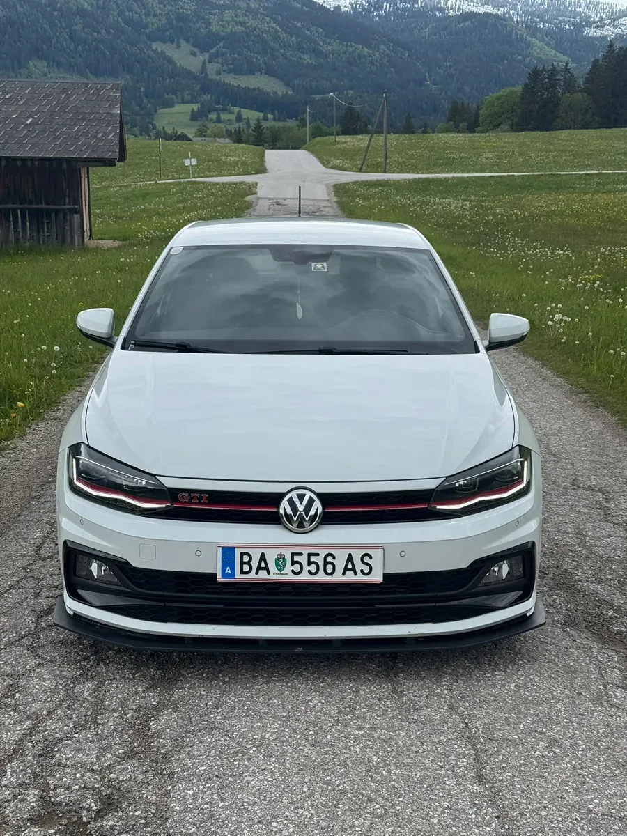 Volkswagen Polo 2018 photo 2