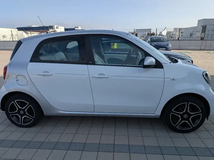 Smart Forfour 2015 photo 2