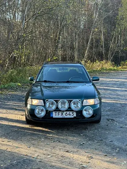 Audi A4 1997 photo 2