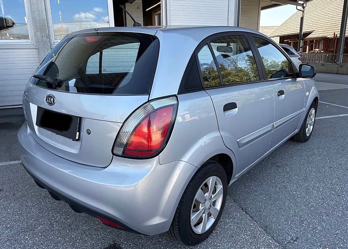 Kia Rio 2009 photo 3