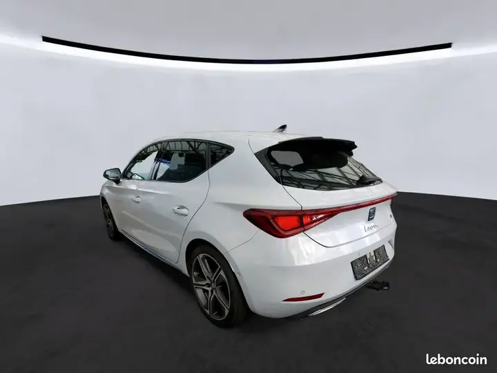 Seat Leon 2023 photo 2