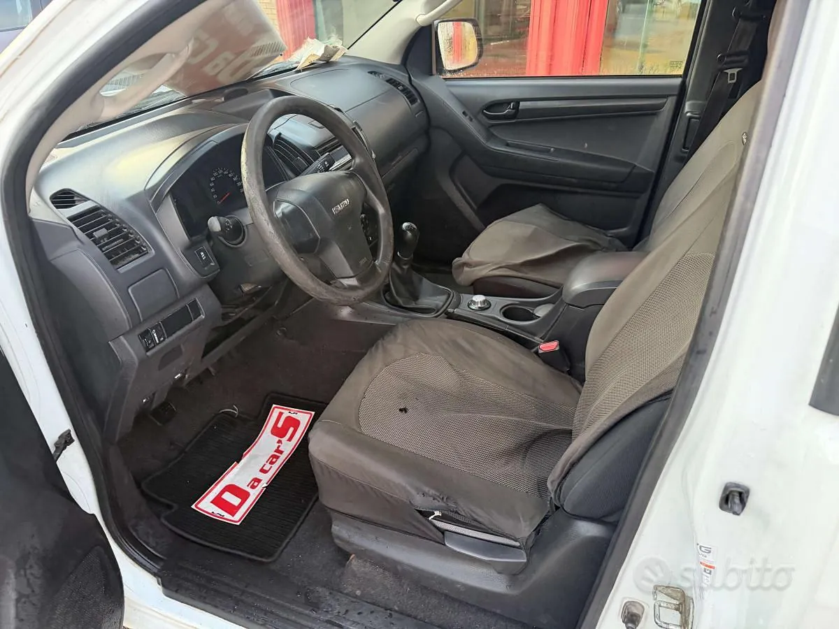 Isuzu D-Max 2015 photo 2