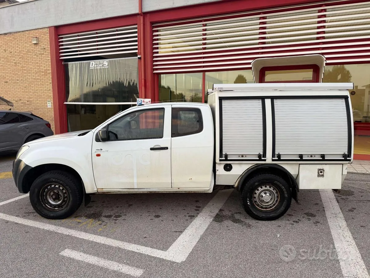 Isuzu D-Max 2015 photo 3
