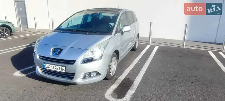 Peugeot 5008 2010 photo 4