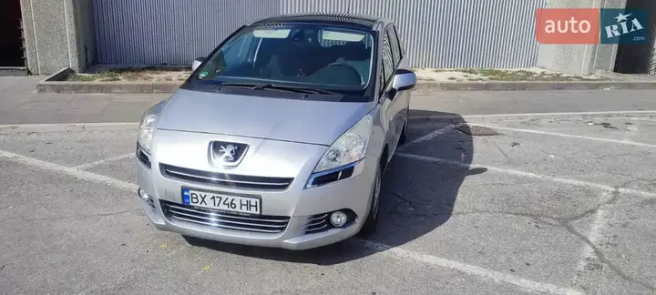 Peugeot 5008 2010 photo 3