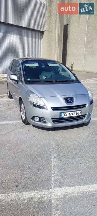 Peugeot 5008 2010 photo 5