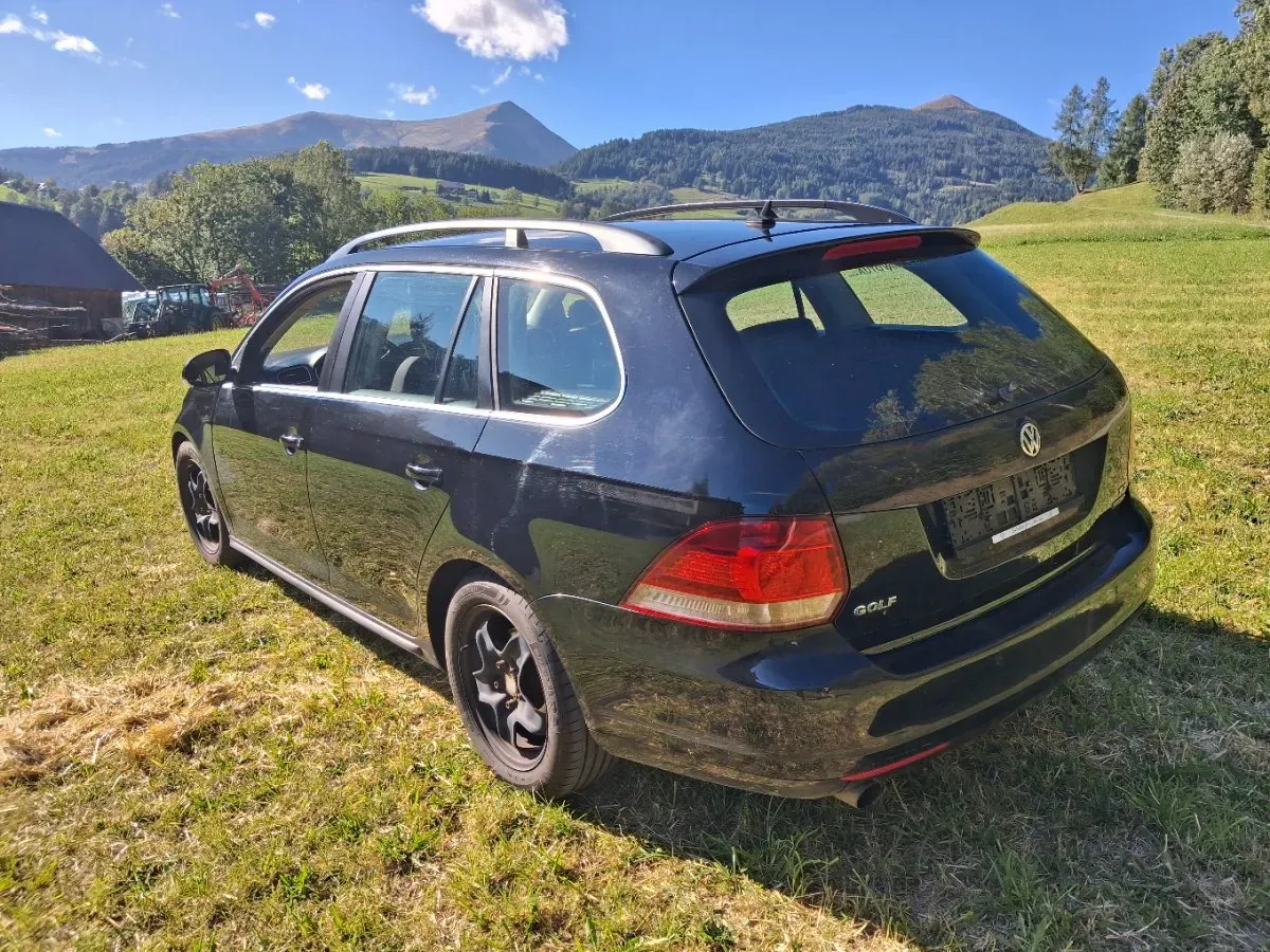 Volkswagen Golf 2010 photo 3