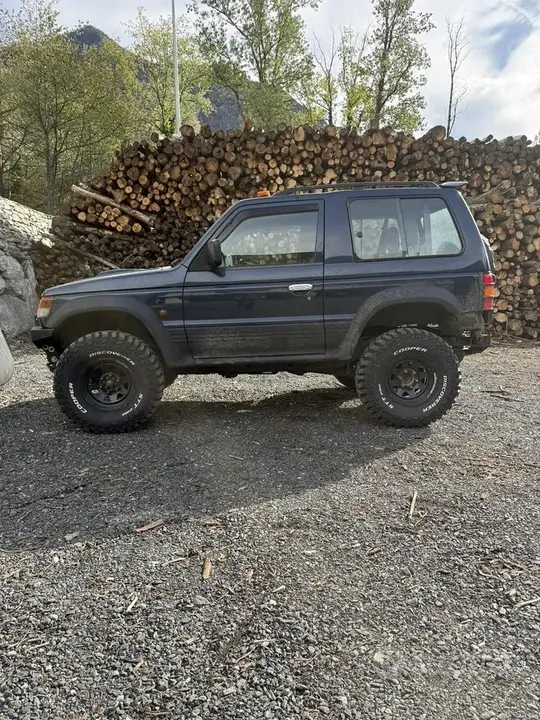 Mitsubishi Pajero 1997 photo 4